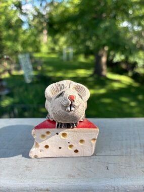 Artesania Rinconada Mouse on Swiss Cheese Figurine